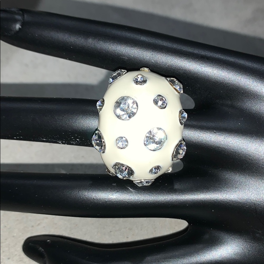 Fashion ring